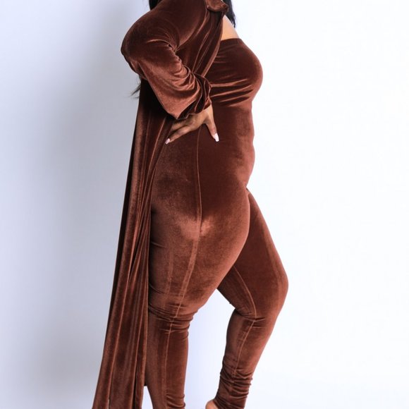 Beautiful  strapless jumpsuit with matching Cardigan Jacket.  - Picture 2 of 6